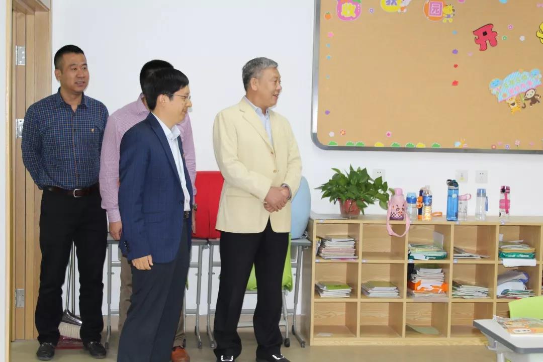   立鸿鹄志 关天下事：县领导莅临北大附益田同文参观指导