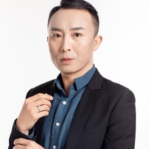 播音 张咏