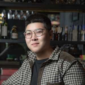 李威