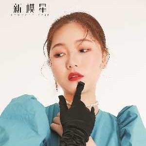 新模星儿童模特形体培训:墨墨老师