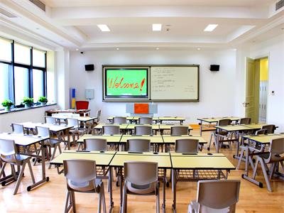 上海师范大学附属第二外国语学校学费一年多少？