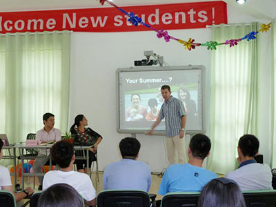 浙江常春藤国际学校：以后的路我们一起走~