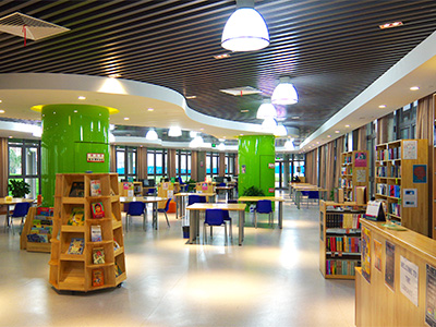 威雅公学中学图书馆