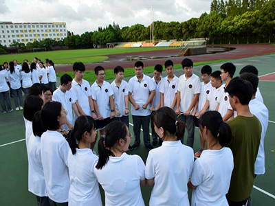 新生开学团训