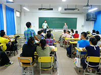 2013进华圣玛丽高中双文凭课程中心新生训练营汇报