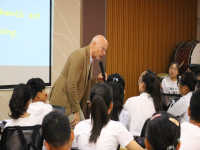 青岛二中携手青岛盟诺学校发起岛城家英文原版读书会Reading Hub