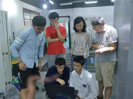 上海融育学校【喜报】| 从宏观宇宙到微观编程，理工男们将AI进行到底！