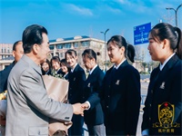 形象大使张江山将军西安枫叶行