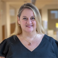 爱文世界学校:Amy Jackman  年级主任