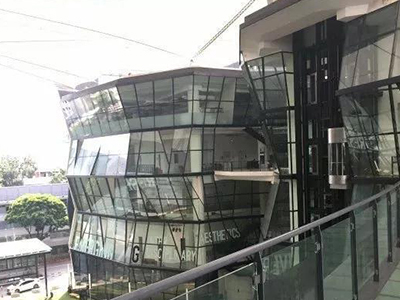 林国荣创意科技大学感受“艺术的人生”