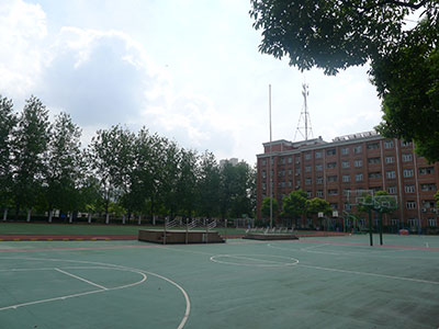 上海进华中学操场