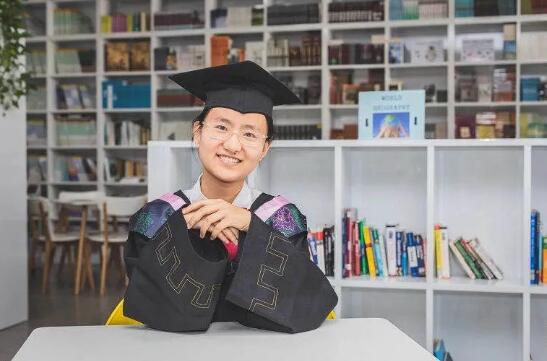 君诚国际双语学校毕业生专访|物理女孩的人生AB面！