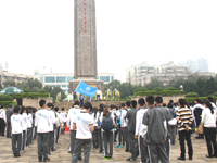 缅怀先烈、立志报国 &mdash;&mdash;&mdash;云顶学校国际部清明节祭扫活动