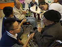 成都七中重阳节活动——爱老敬老,学会聆听