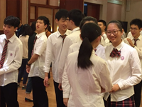 美达菲高级中学高二CTC班升旗仪式回顾：少年强则国强