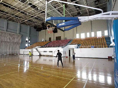 室内篮球场