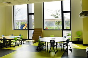 耀华国际教育学校北京校区相比其他国际学校有什么优势？