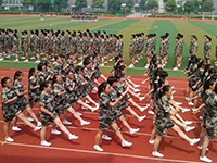 田家炳中学国际班新生入学军训