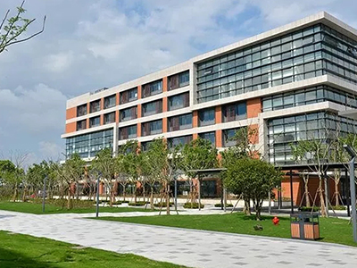 感受耀华国际学校临港校区中西融合的教学模式