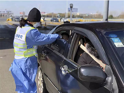 上外贤达国际学子共抗疫情