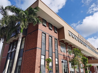 主教学楼（侧面）