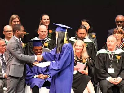 武汉北美高中课程中心：体验北美课程