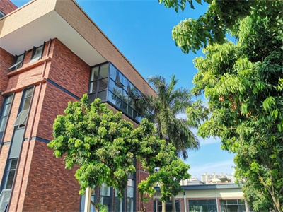 主教学楼（侧面）