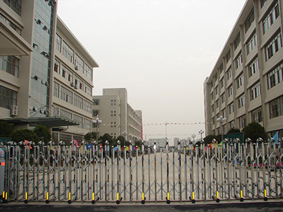 学校大门