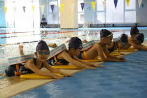 北京哈罗英国学校游泳课