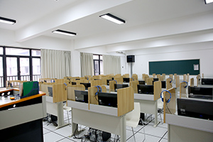 深圳实验承翰学校（国际课程实验校区）计算机教室