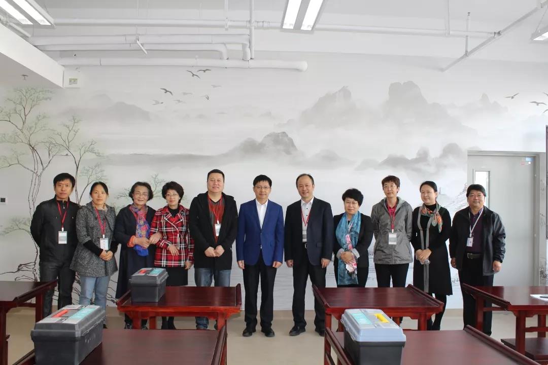   北大附益田同文学校专家探讨：校园图书馆文化如何建设
