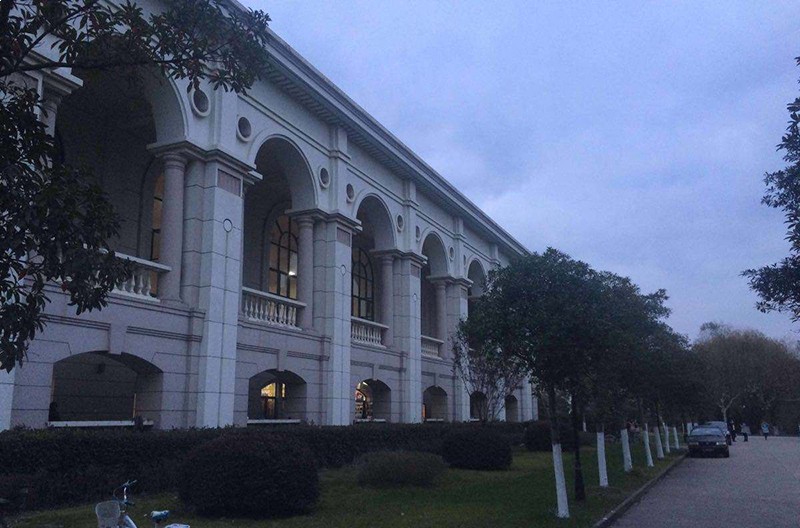 上海外国语大学校园风景2