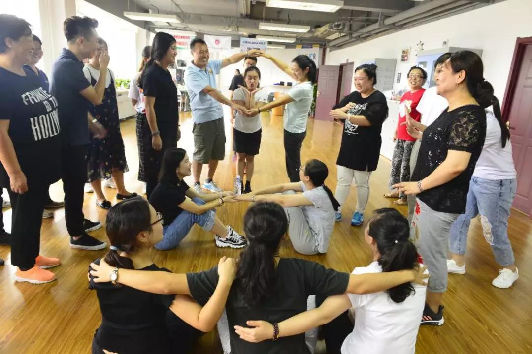   北大附属益田同文学校教育戏剧之即兴表演暑期全员培训会