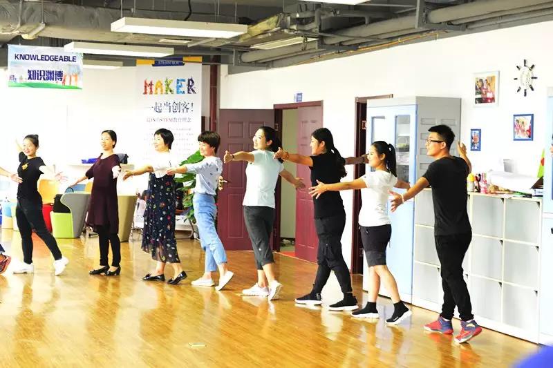   北大附属益田同文学校教育戏剧之即兴表演暑期全员培训会