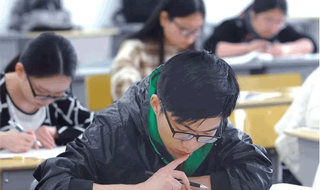 编导专业是否难，不同意见网友吵了起来