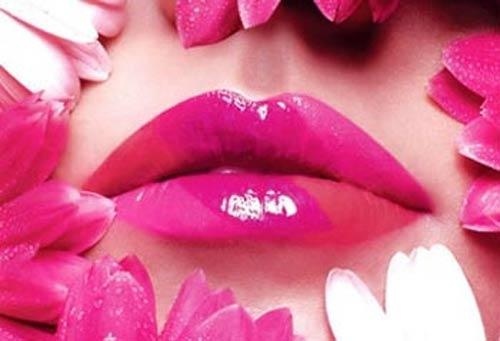 口红涂嘴唇干怎么保养