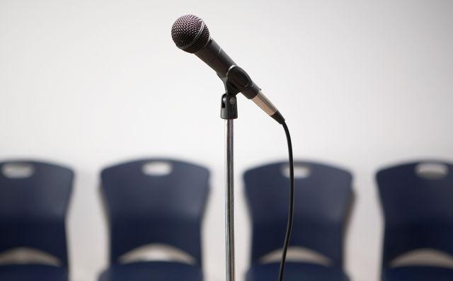 演讲者打动听众心理的方法有什么