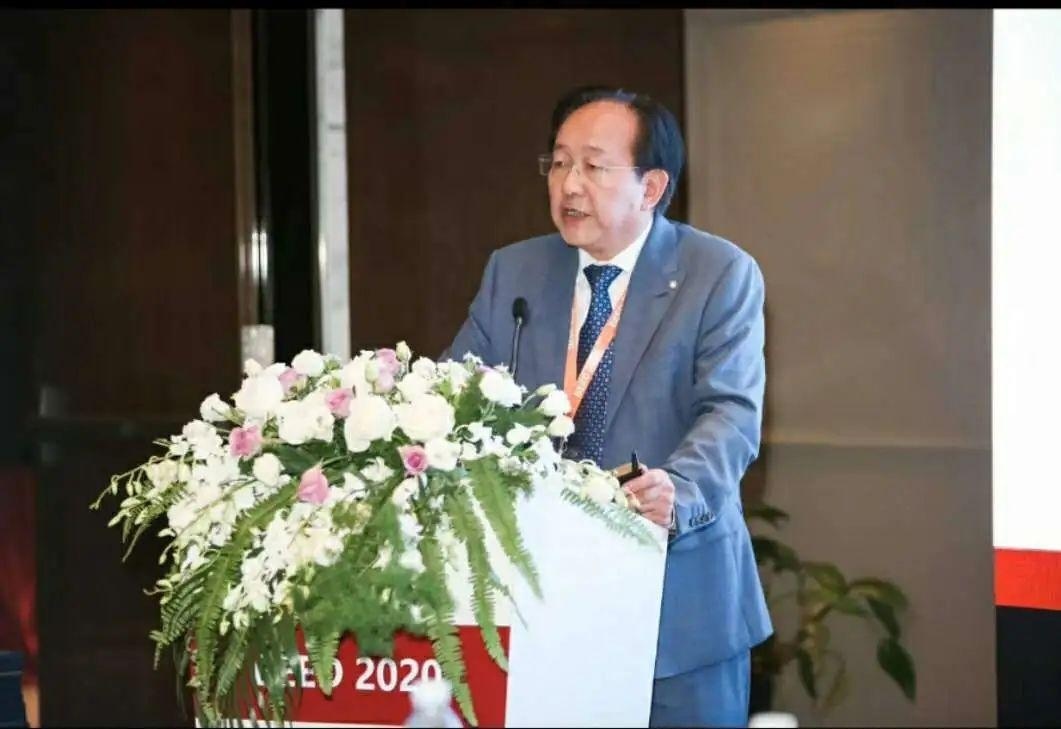 亚洲明星校长.jpg