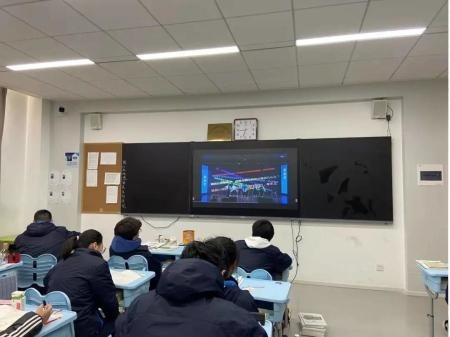 观看心理剧.jpg