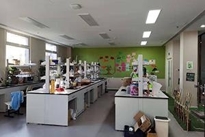 北京明诚外国语学校黄石学院实验室