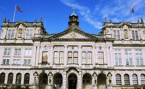 卡迪夫大学
