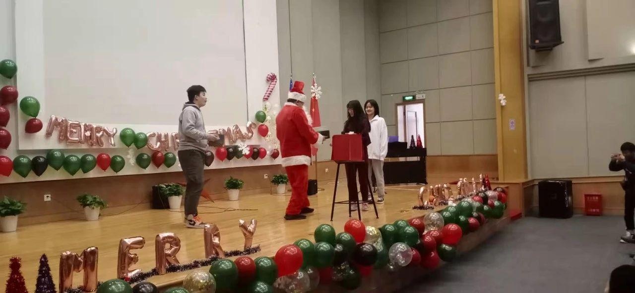 美华学校美国威睿达思国际课程中心圣诞狂欢.jpg