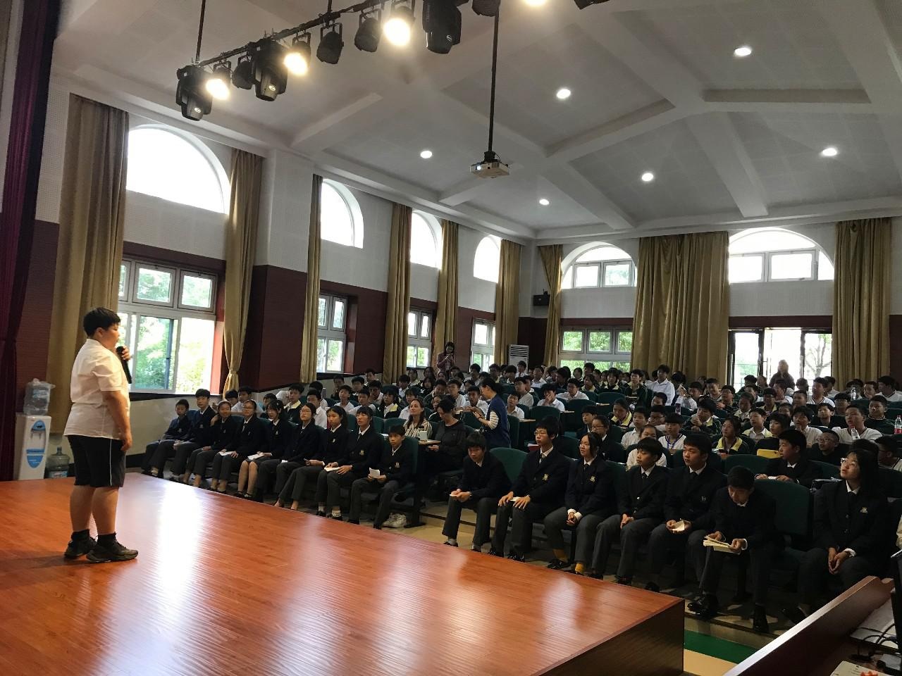 上海枫叶国际学校“名人堂”英语演讲分享会.jpg