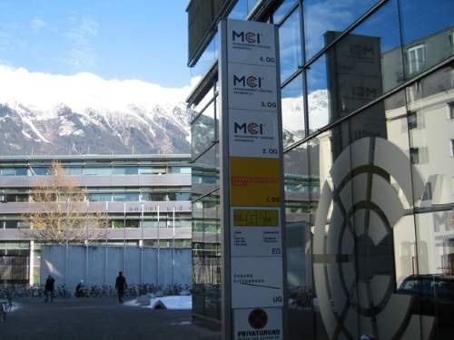 因斯布鲁克管理中心