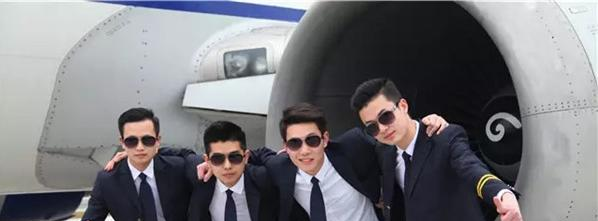 十名就业到春秋航空的成都航空旅游职业学校学子回母校进行新乘培训