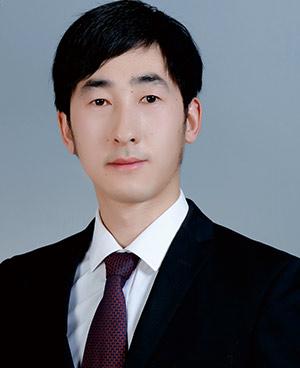 杨伟业