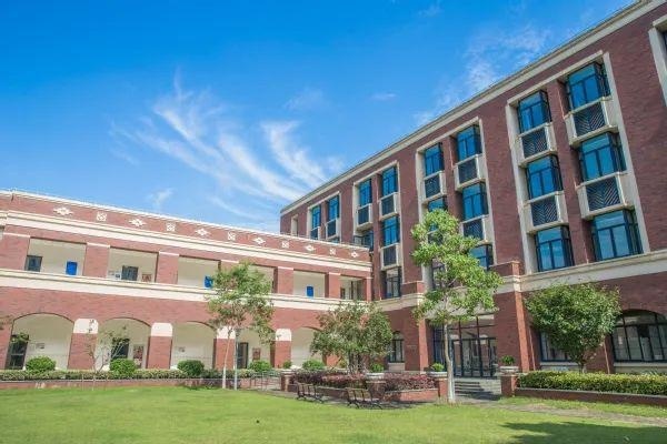 上海建桥国际高中