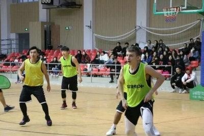 中加枫华国际学校BCOS篮球联赛："篮“不住的青春，谁与争锋！