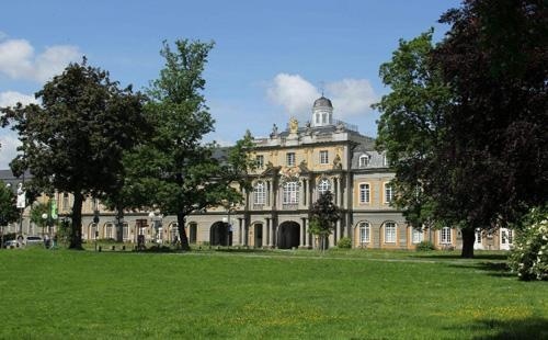 波恩大学