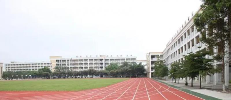 金沙高级中学地址，乘车路线